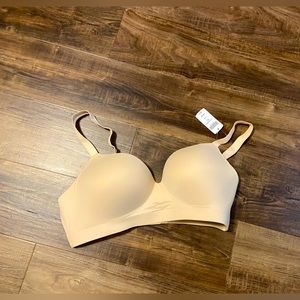 NWT Soma Enbliss Wireless Bra. Size 38C. Color Pale Sand.